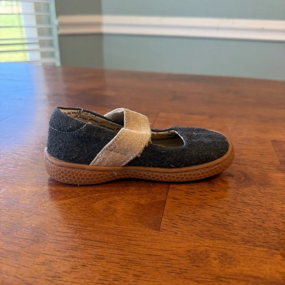 Livie & Luca Carta Carta II Mary Jane shoes gray charcoal tan size 8